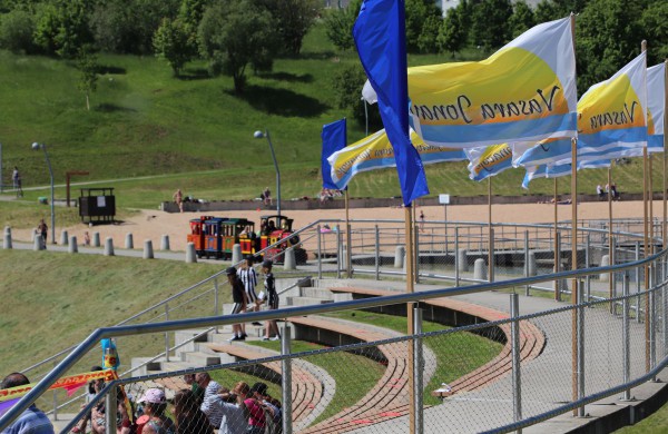Joninių slėnyje gausus būrys vaikų atidarė vasaros renginių festivalį