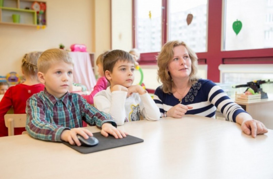 Nuo rugsėjo daugiau kaip penktadaliu siūloma didinti švietimo pagalbos specialistų atlyginimus