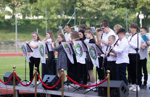 Atidarytas rekonstruotas Jonavos miesto stadionas