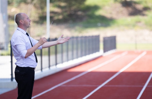 Atidarytas rekonstruotas Jonavos miesto stadionas