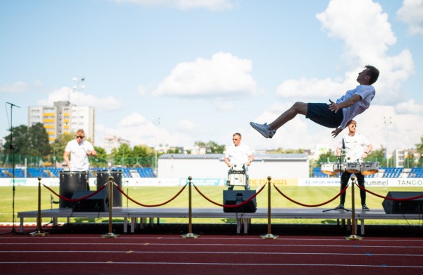 Atidarytas rekonstruotas Jonavos miesto stadionas