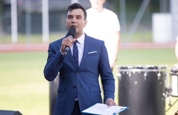 Atidarytas rekonstruotas Jonavos miesto stadionas