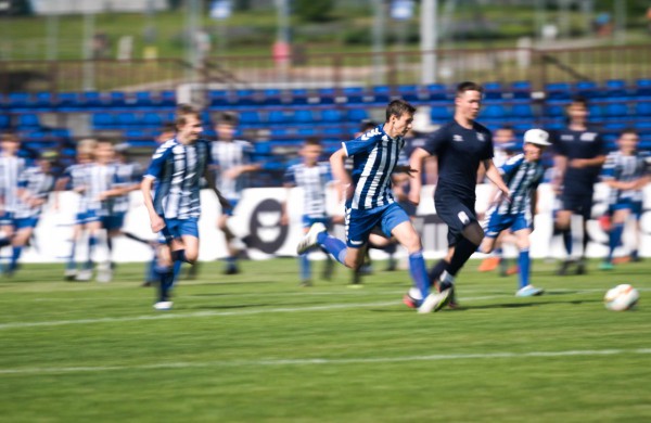 Atidarytas rekonstruotas Jonavos miesto stadionas