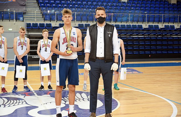 Jaunieji krepšininkai šiemet nukeliavo iki pat U15 finalinio ketverto