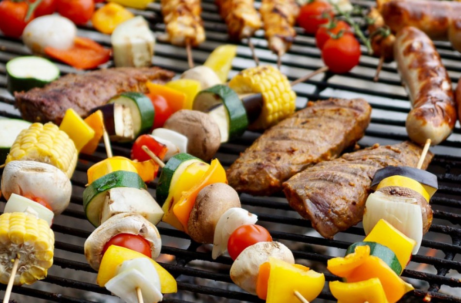 Mėgaukimės vasara nerizikuodami sveikata: kaip tinkamai ruošti ir laikyti maistą