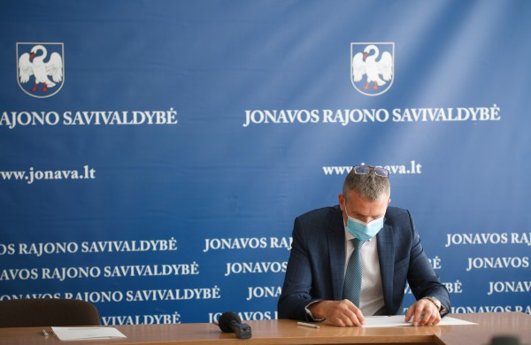 Jonavoje sutartimi įtvirtintas institucijų atsako į smurtą artimoje aplinkoje algoritmas