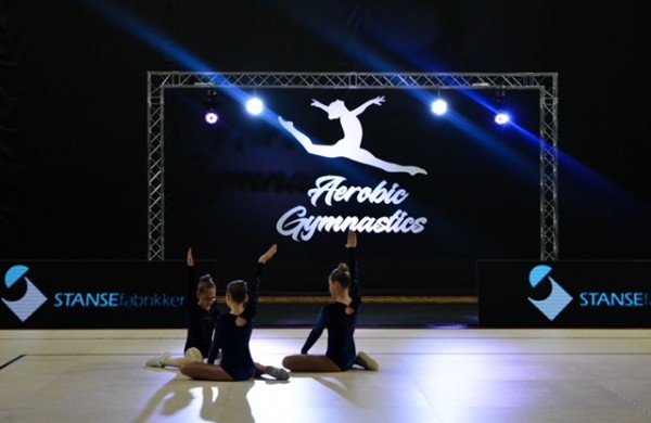 Jonavoje vyko Lietuvos Respublikos aerobinės gimnastikos amžiaus grupių „Vasaros čempionatas 2021 m."