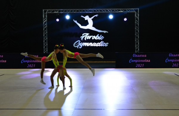 Jonavoje vyko Lietuvos Respublikos aerobinės gimnastikos amžiaus grupių „Vasaros čempionatas 2021 m."