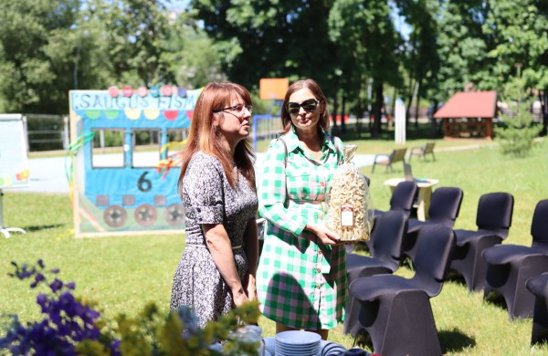 Jonavos rajono neįgaliųjų veiklos centro kiemelyje – įspūdingas „Laimės traukinys“