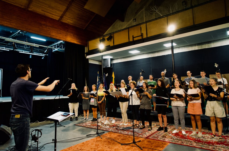 „Atgimimo vaikai” pristato debiutinį albumą ir Valstybės dienai skirtą vaizdo klipą