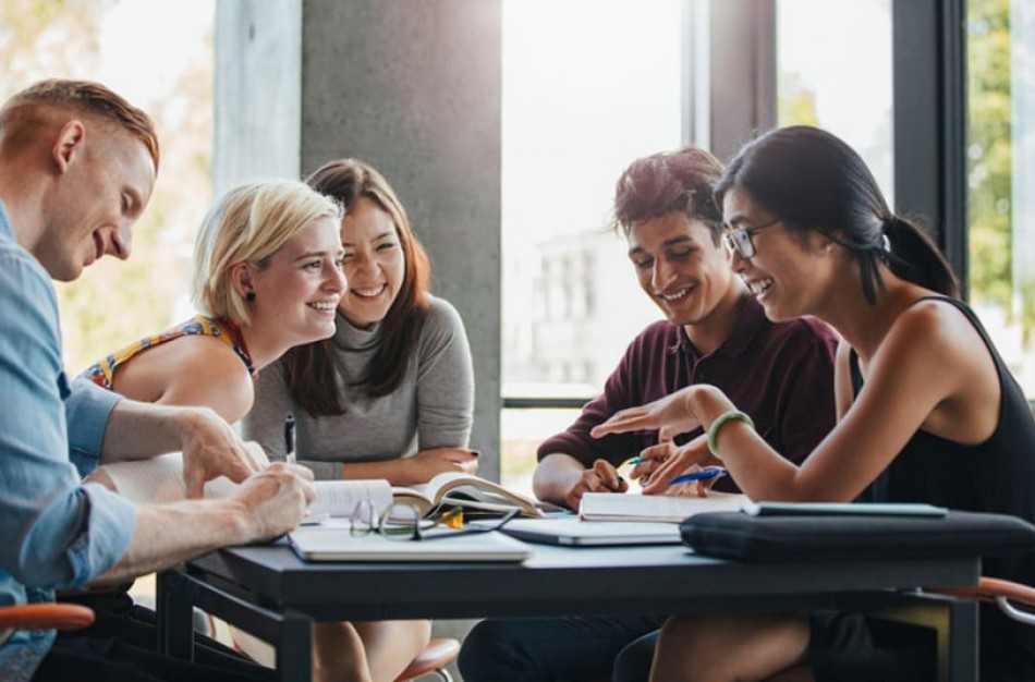 NTAKD: Dirbantys studentai dažniau turi žalingų įpročių nei nedirbantys