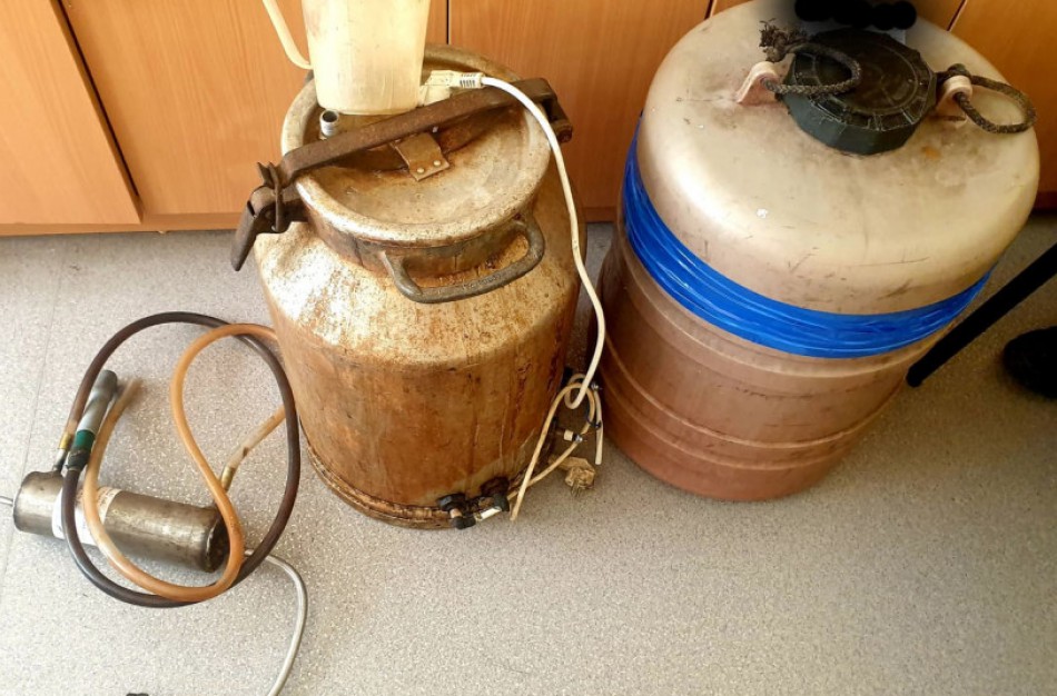 Jonavoje konfiskuotas neteisėtai laikytas alkoholis