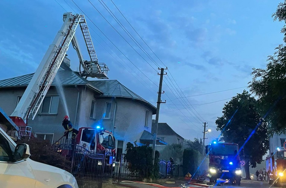 Daugiau detalių apie Vytauto skersgatvyje degusį namą: gaisrą pastebėjo kaimynai