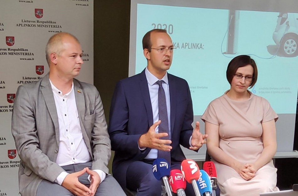 Keičiant automobilių taršos mokesčio įstatymą, pradedama transporto transformacija