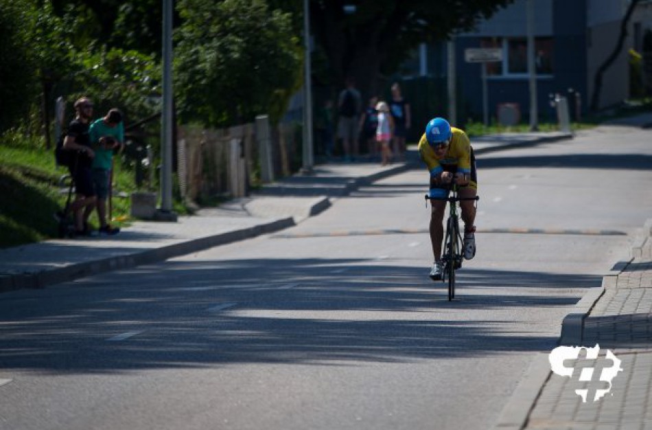 Triatlono metu bus ribojamas eismas
