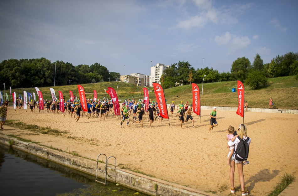 Atkakliame Jonavos triatlone ryškiausiai spindėjo T. Kopūstas ir I. Urbonavičiūtė
