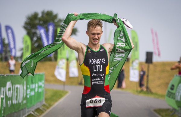 Atkakliame Jonavos triatlone ryškiausiai spindėjo T. Kopūstas ir I. Urbonavičiūtė