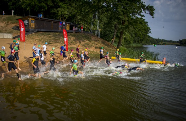 Atkakliame Jonavos triatlone ryškiausiai spindėjo T. Kopūstas ir I. Urbonavičiūtė