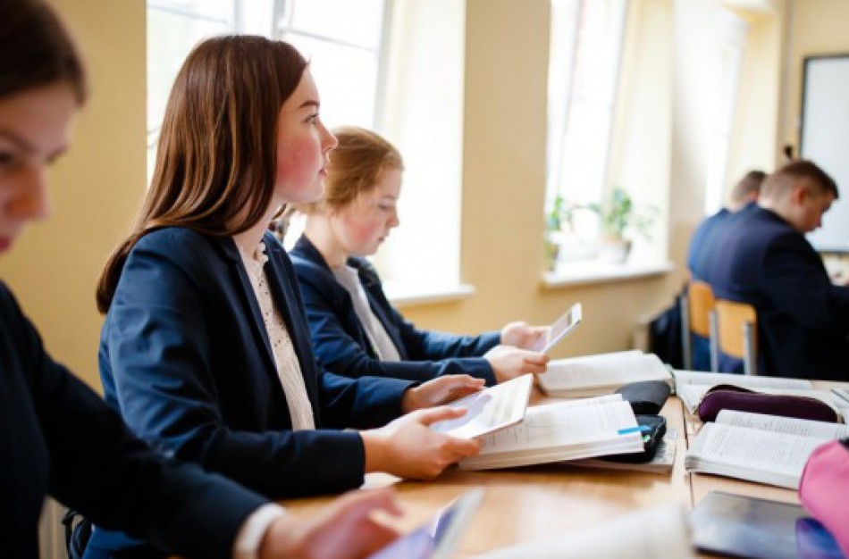 Mokyklos teikia prioritetą kontaktiniam ugdymui, bet vis tvirčiau jaučiasi ir dirbdamos virtualiai