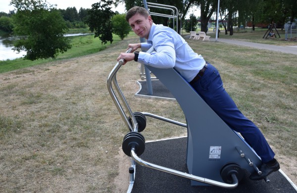 Paneryje įrengti nauji lauko treniruokliai
