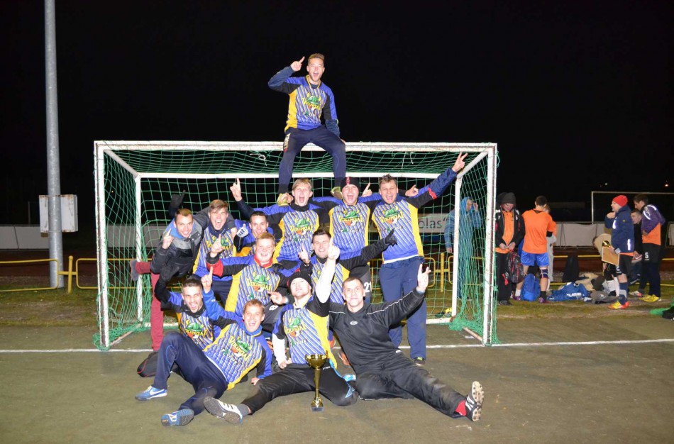 Naktinio futbolo nugalėtojai – SMK „Vikingai“ futbolininkai