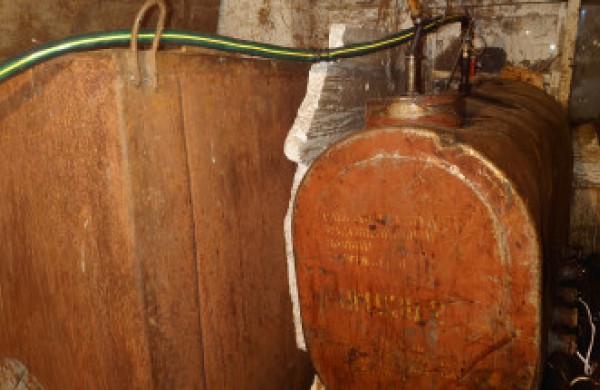 Jonavos rajone neteisėtai laikytas alkoholis konfiskuotas ir iš šeimininko, ir iš klientų