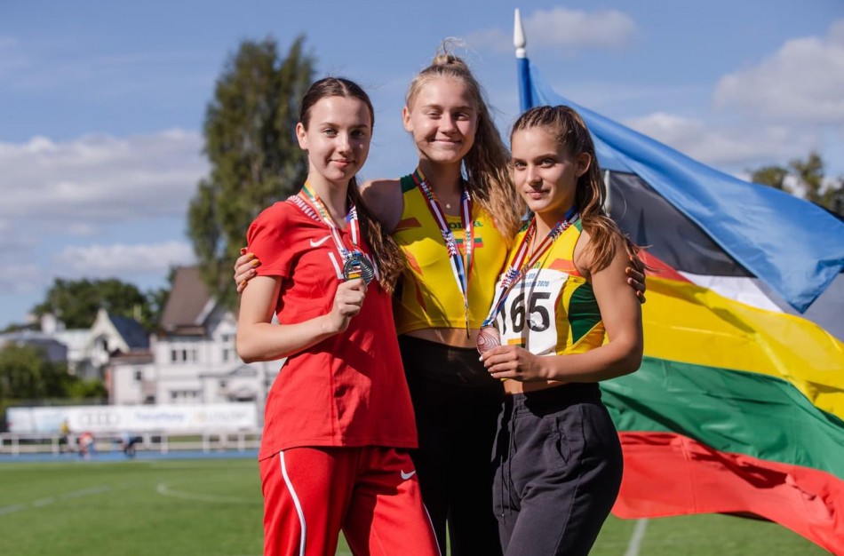 Bėgimo varžybose nuolat laurus susižerianti E. Sarafinaitė: ,,Jonava – miestas, kuriame jaunimas turi puikias sąlygas užsiimti aktyvia veikla“