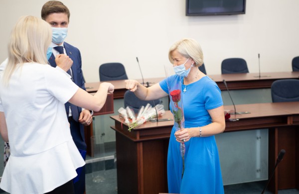 Savivaldybėje pagerbti Jonavos rajono šimtukininkai