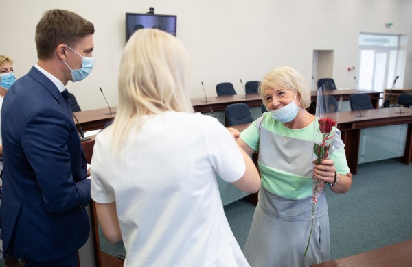 Savivaldybėje pagerbti Jonavos rajono šimtukininkai