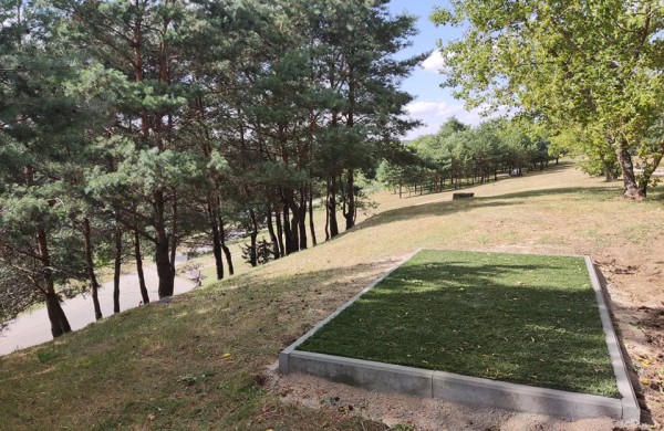 Jonavoje įrenginėjant diskgolfo parką, šios sporto šakos entuziastai jau vadina ją diskgolfo sostine