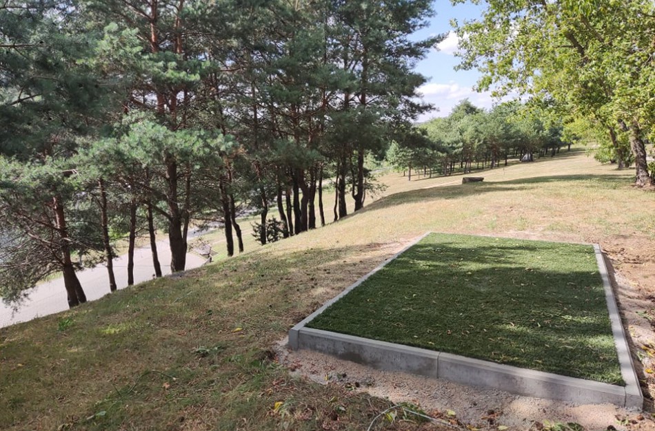 Jonavoje įrenginėjant diskgolfo parką, šios sporto šakos entuziastai jau vadina ją diskgolfo sostine