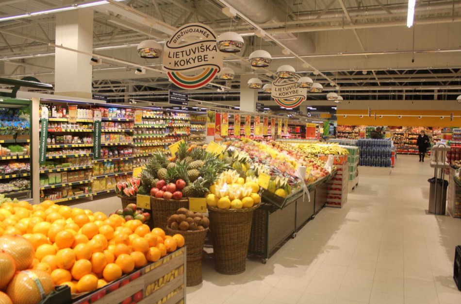 Didžioji dalis didžiosiose maisto parduotuvėse dirbančių darbuotojų jau pasiskiepijo: Jonavoje - panašios tendencijos