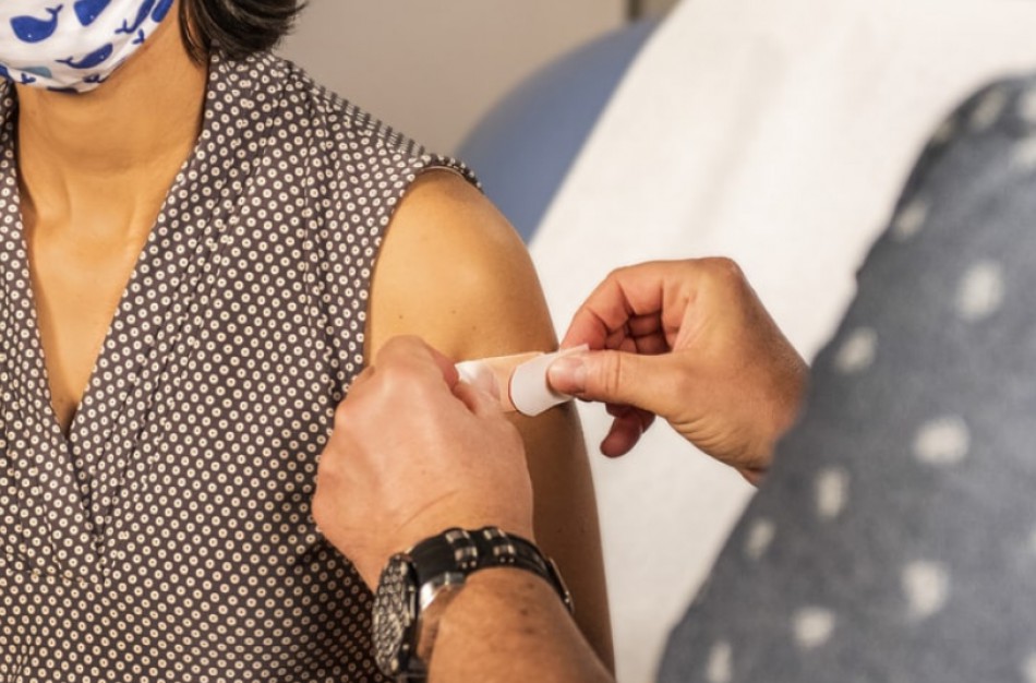 Antrai vakcinos dozei jau galima rinktis kito gamintojo vakciną