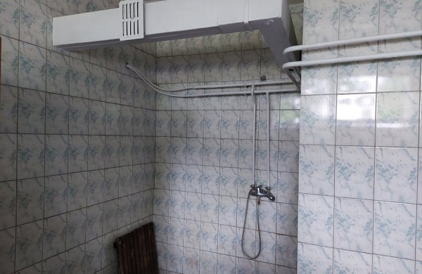 Pastato-pirties su aikštele ir sklypu Samanynės g. 30, Aklojo ežero k., Šilų sen., pardavimo aukcionas