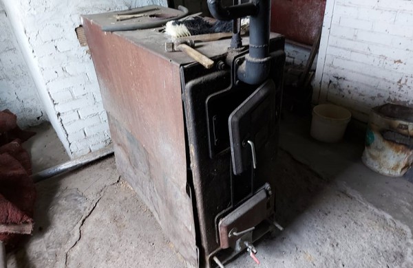 Pastato-pirties su aikštele ir sklypu Samanynės g. 30, Aklojo ežero k., Šilų sen., pardavimo aukcionas