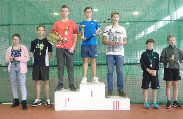 Lauko teniso turnyruose sėkmingas ir jaunųjų Jonavos sportininkų pasirodymas