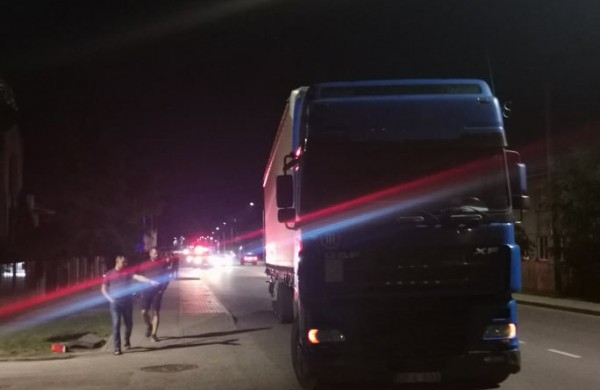 Žeimių gatvėje lengvojo automobilio ir sunkvežimio susidūrimas