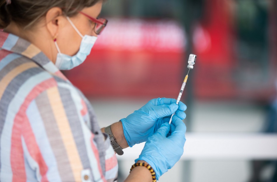 Detali informacija apie gyventojų skiepijimą prie prekybos centrų