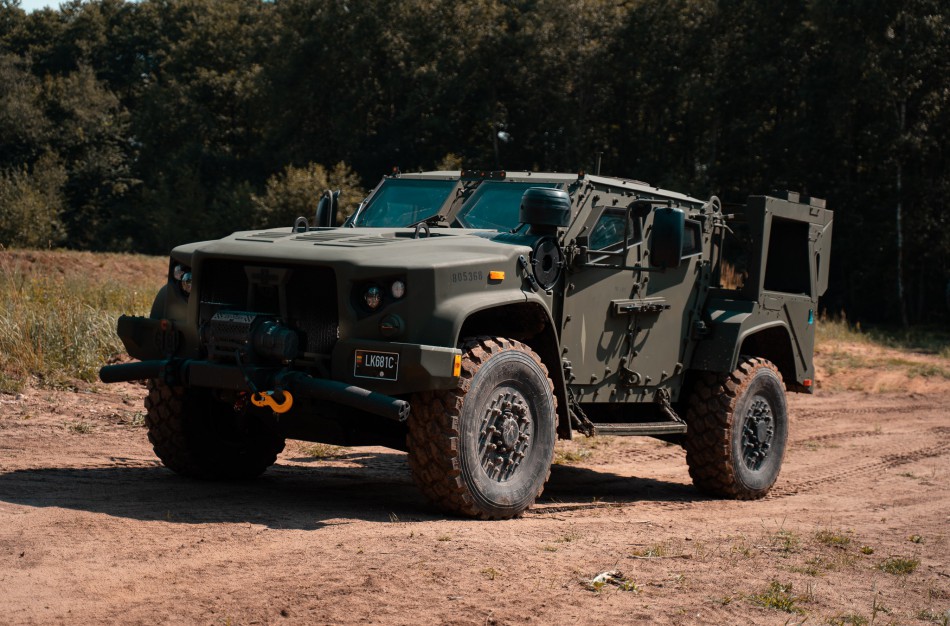 Rukloje bus pristatyti pirmieji nauji Lietuvos kariuomenės šarvuotieji visureigiai JLTV