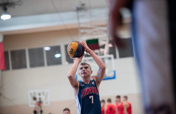 Jonavos KKSC krepšinio skyriaus auklėtiniai - Lietuvos 3x3 čempionato nugalėtojai