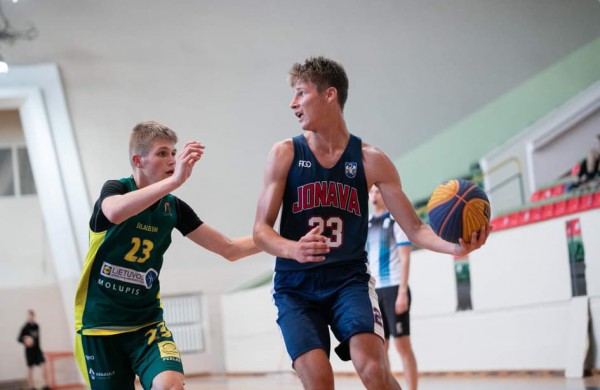 Jonavos KKSC krepšinio skyriaus auklėtiniai - Lietuvos 3x3 čempionato nugalėtojai