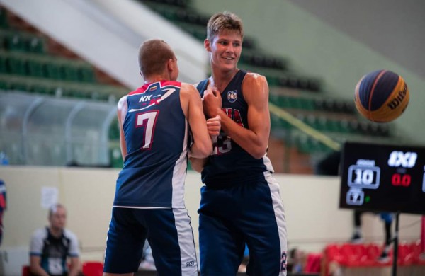 Jonavos KKSC krepšinio skyriaus auklėtiniai - Lietuvos 3x3 čempionato nugalėtojai