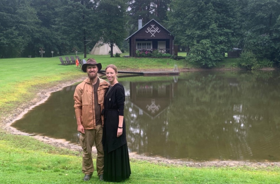 Kaimas mūsų laukia