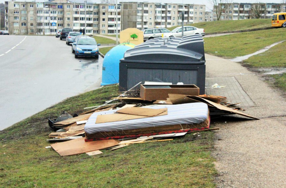 Nebeliks sekmadieninio leidimo palikti stambias atliekas šalia konteinerių, yra ir kitų pokyčių