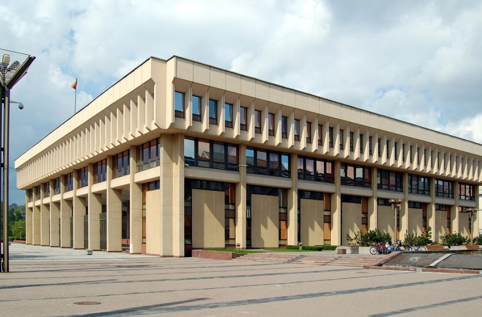 Nuo rugpjūčio 23 d. keičiama patekimo į Seimo rūmus tvarka