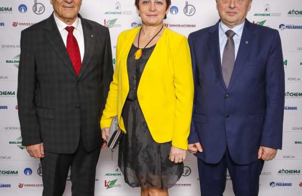 Jonavos įmonėms įteikti apdovanojimai