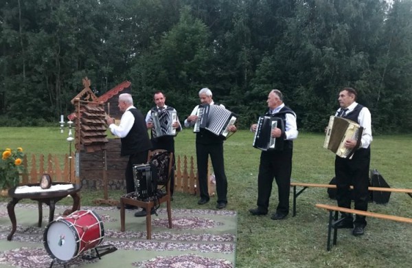 Respublikinis armonikininkų suvažiavimas Batėgaloje