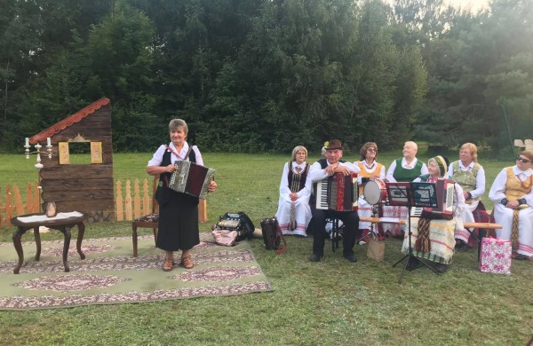 Respublikinis armonikininkų suvažiavimas Batėgaloje