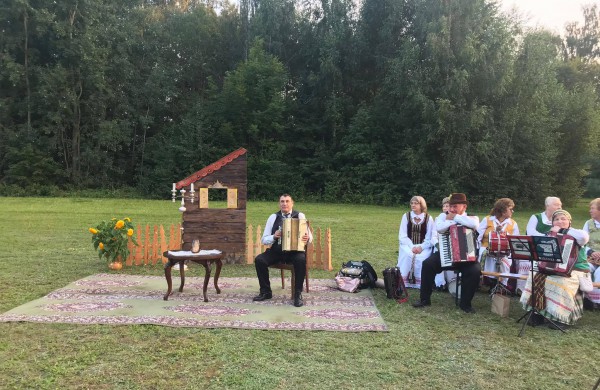 Respublikinis armonikininkų suvažiavimas Batėgaloje