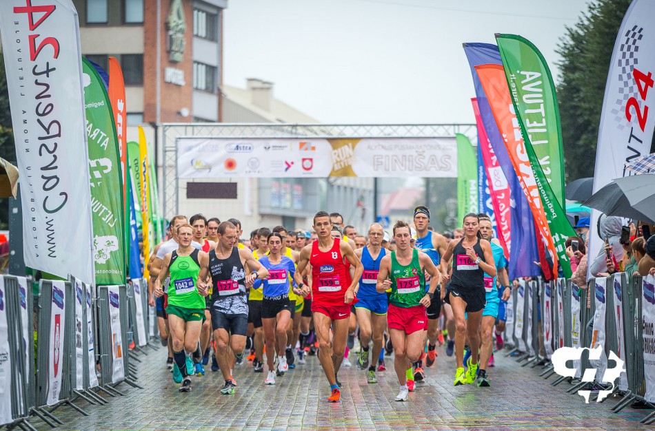 Alytaus pusmaratonyje - Jonavos ,,Maratono" bėgikės sėkmė
